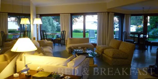 hermoso_living_con_vista_a_la_laguna_de_chascomus